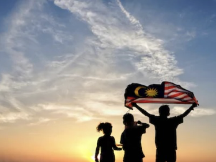 マレーシアの人々　国旗