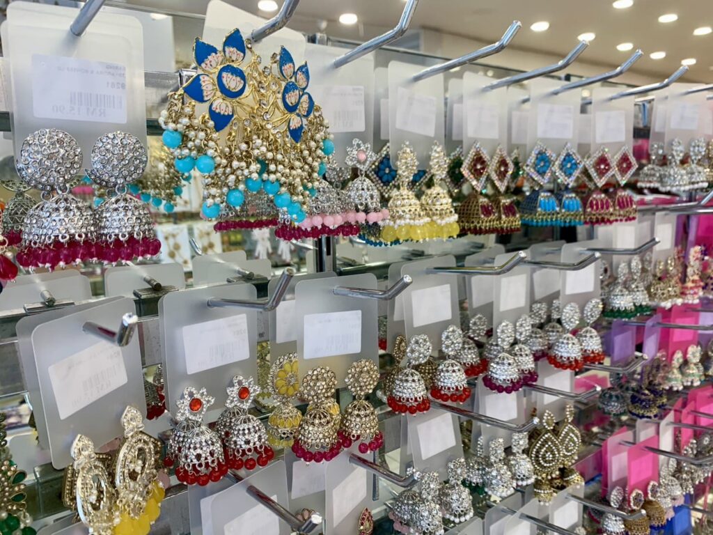 マレーシア インド街 ピアス